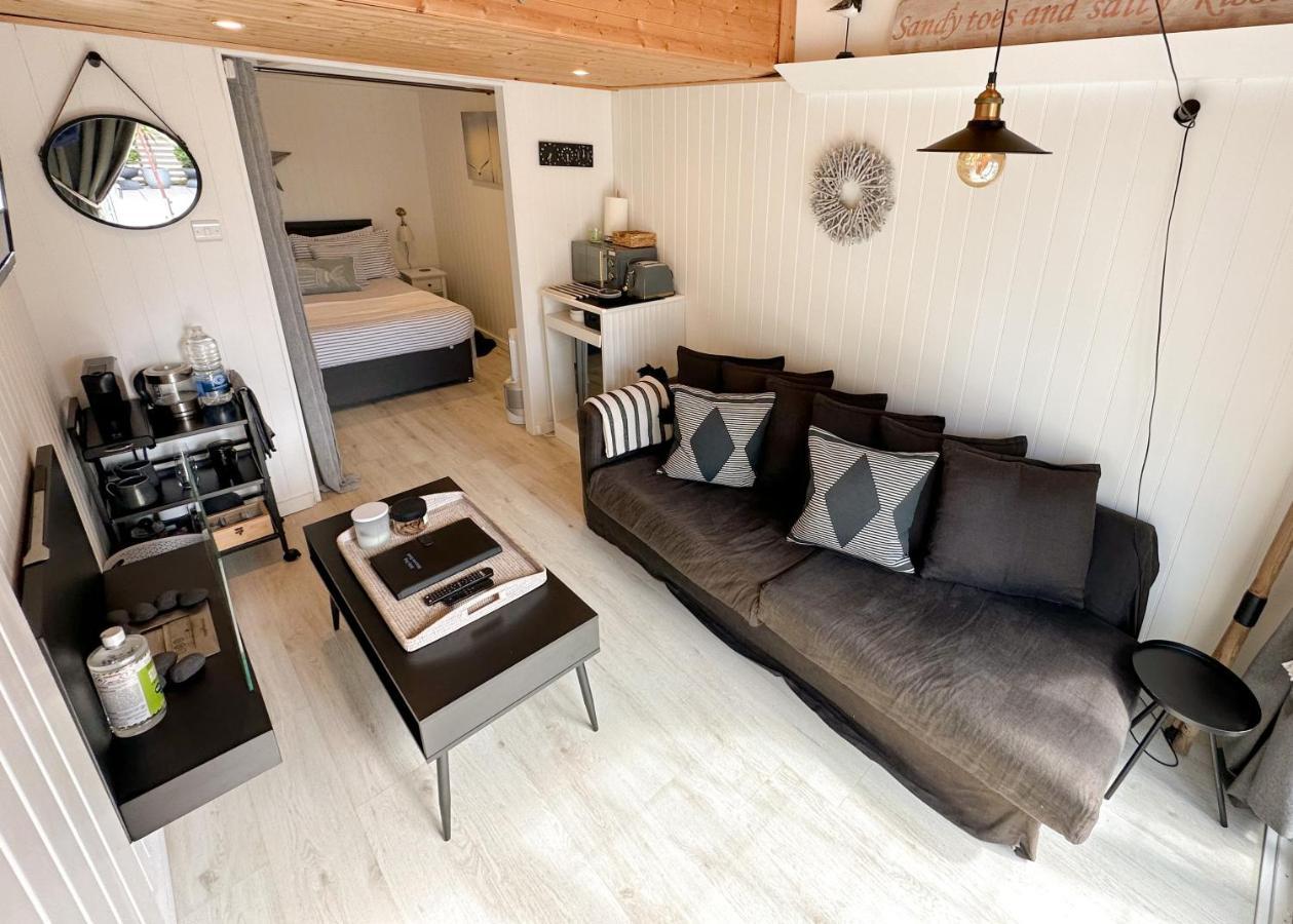 Seaside Cabin Retreat In Hayling Island Саут-Хейлинг Экстерьер фото